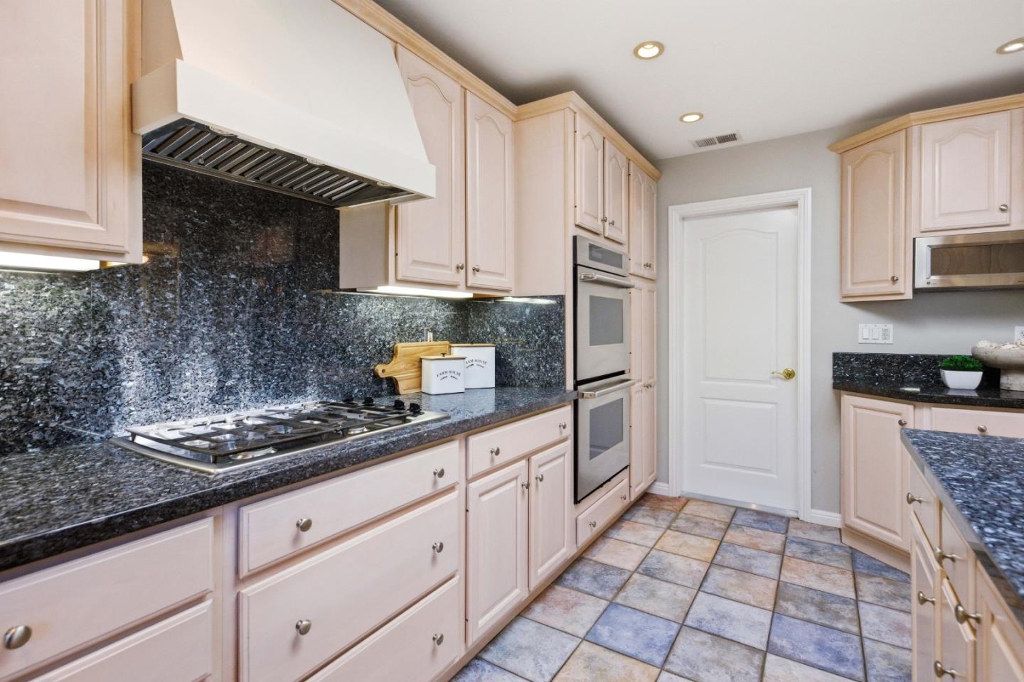 Detail Gallery Image 25 of 67 For 948 Anna St, San Mateo,  CA 94401 - 3 Beds | 2 Baths