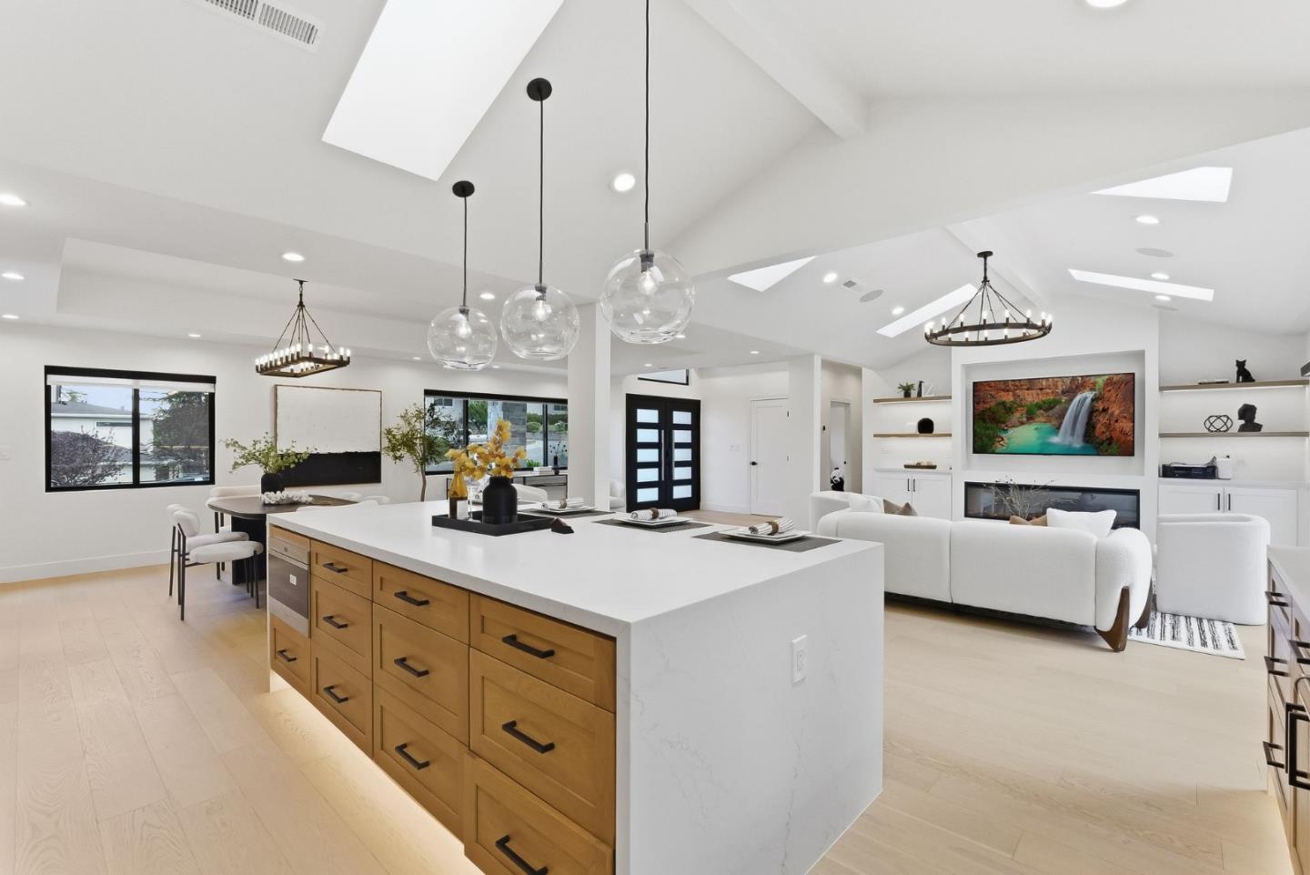 Detail Gallery Image 18 of 36 For 999 Andover Way, Los Altos,  CA 94024 - 4 Beds | 3 Baths