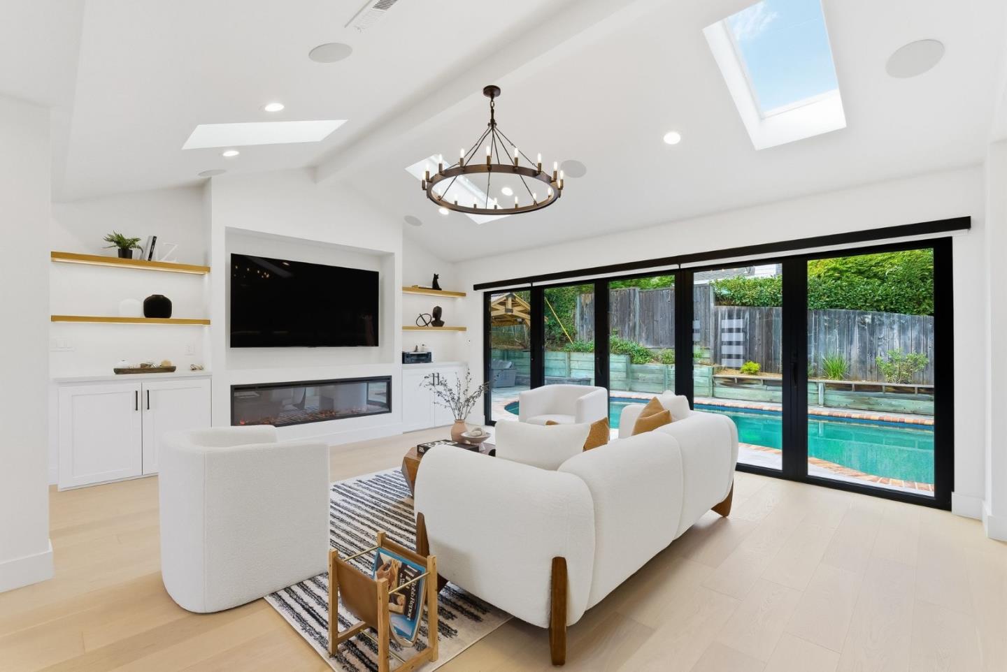 Detail Gallery Image 19 of 36 For 999 Andover Way, Los Altos,  CA 94024 - 4 Beds | 3 Baths