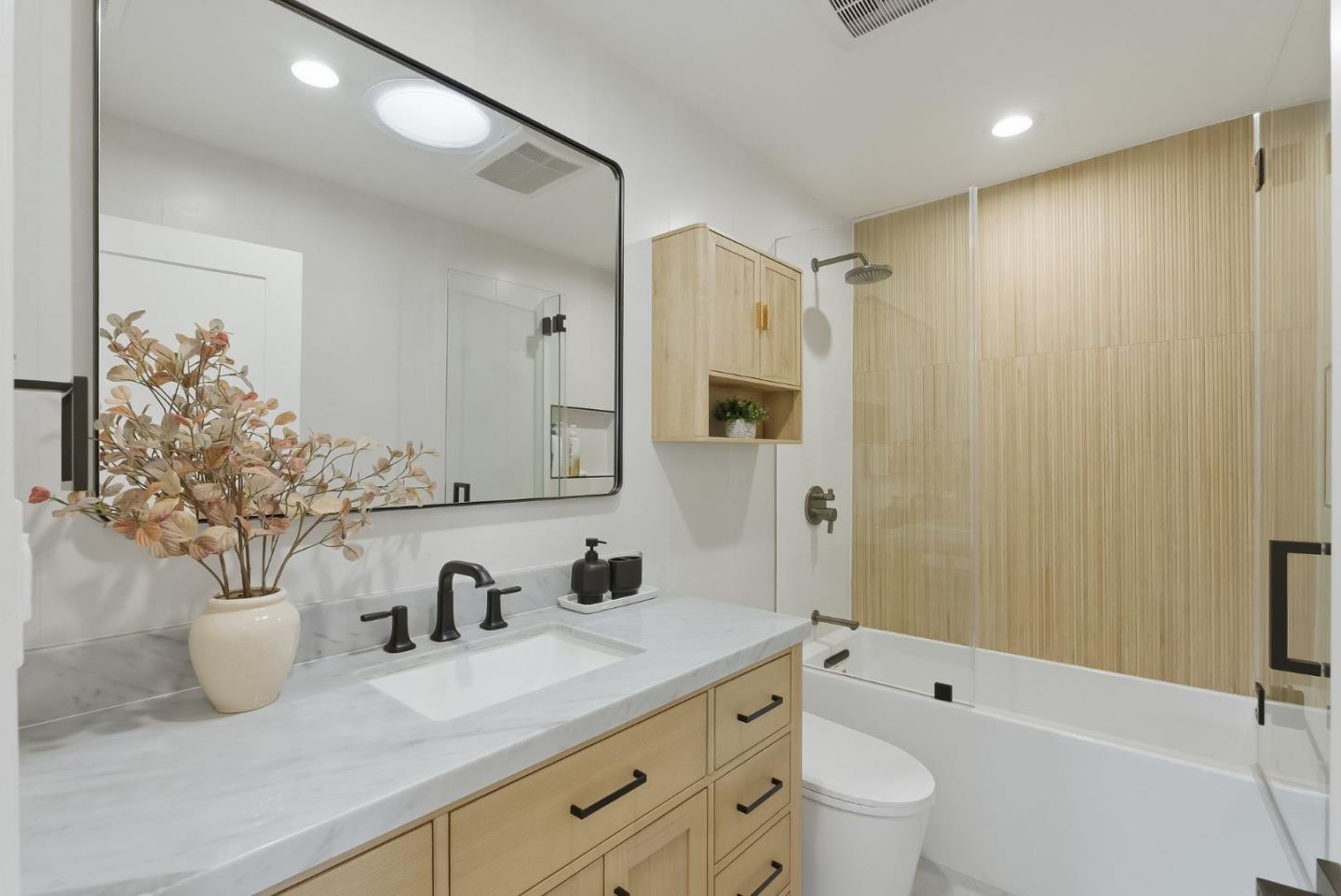 Detail Gallery Image 24 of 36 For 999 Andover Way, Los Altos,  CA 94024 - 4 Beds | 3 Baths