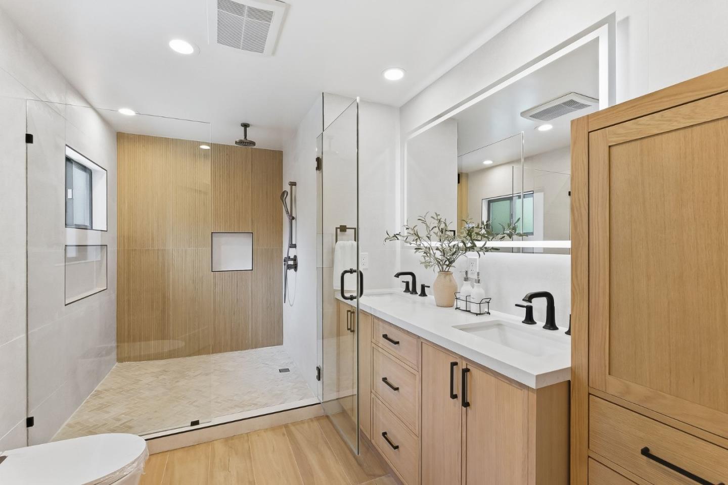 Detail Gallery Image 28 of 36 For 999 Andover Way, Los Altos,  CA 94024 - 4 Beds | 3 Baths