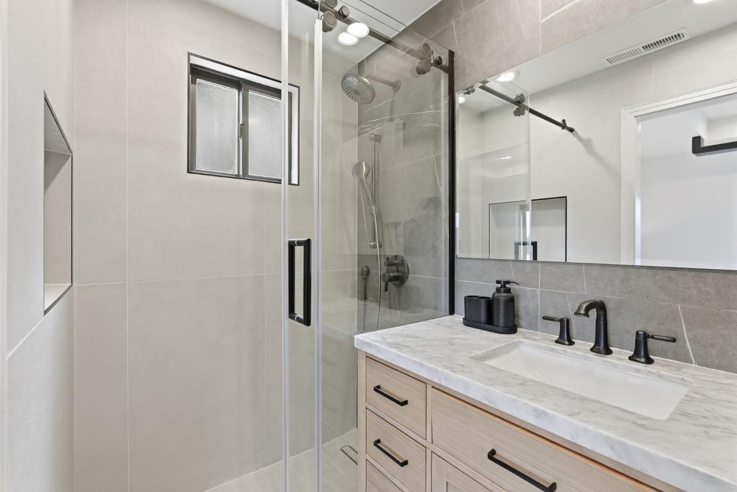 Detail Gallery Image 32 of 36 For 999 Andover Way, Los Altos,  CA 94024 - 4 Beds | 3 Baths