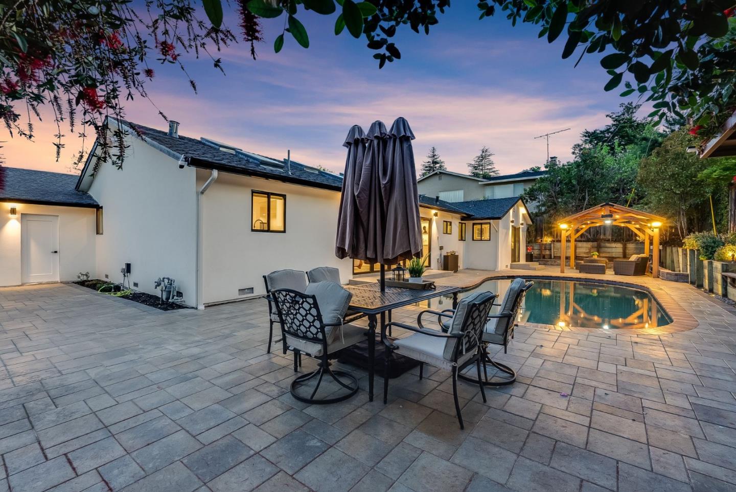 999 Andover Way, Los Altos, CA, 94024