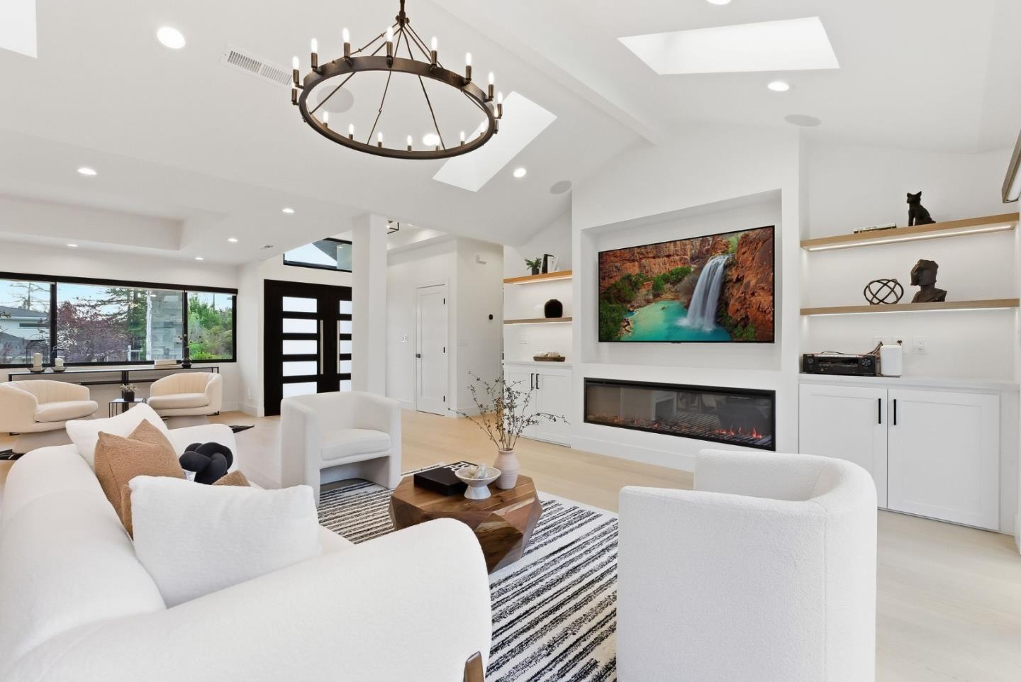 Detail Gallery Image 9 of 36 For 999 Andover Way, Los Altos,  CA 94024 - 4 Beds | 3 Baths