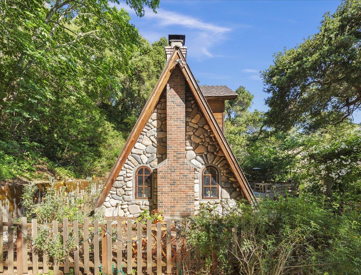 Detail Gallery Image 3 of 33 For 65 Hitchcock Cyn, Carmel Valley,  CA 93924 - 2 Beds | 1 Baths