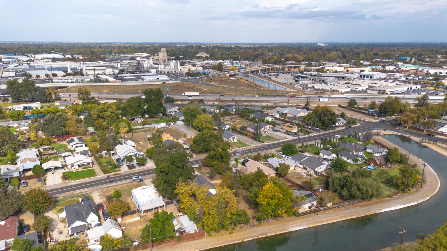 Detail Gallery Image 4 of 6 For 409 Laurel Ave, Modesto,  CA 95351 - – Beds | – Baths