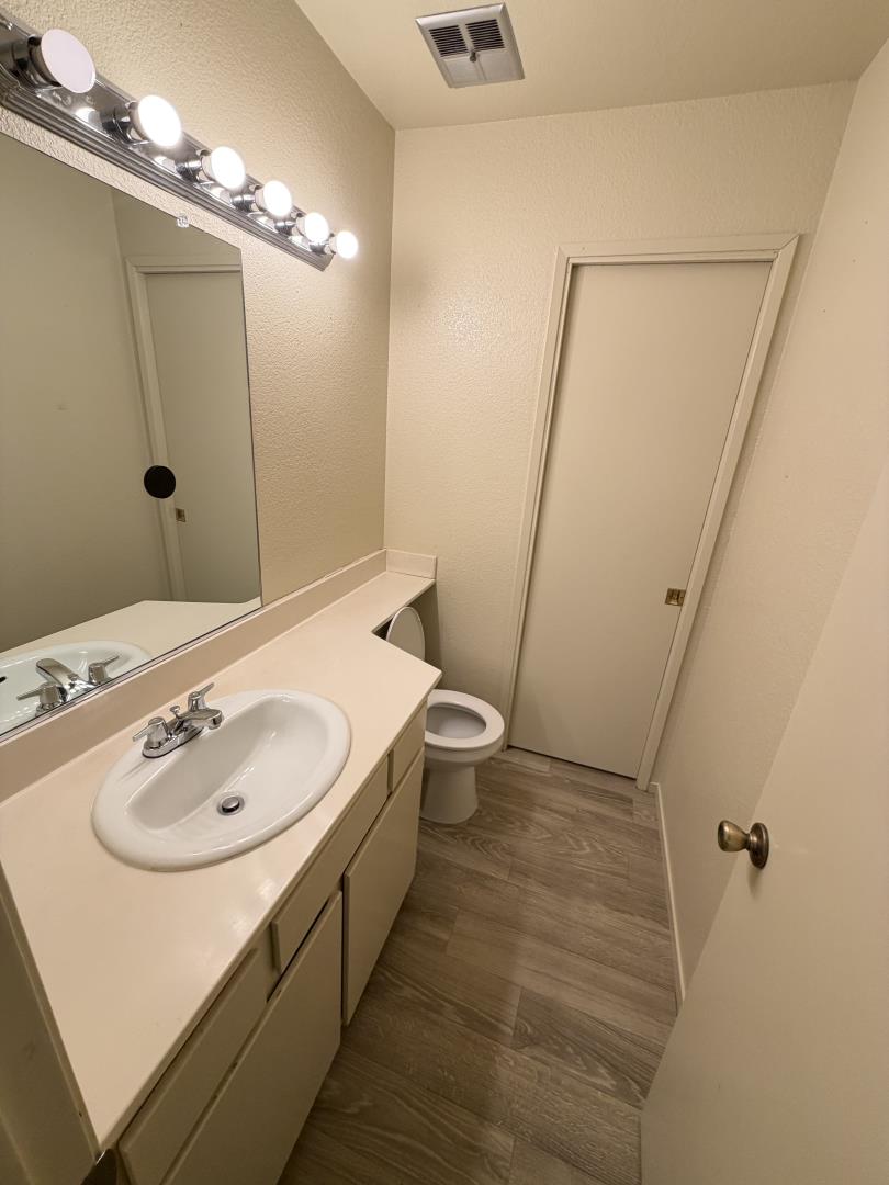 Detail Gallery Image 12 of 18 For 1791 Cherokee Dr #4,  Salinas,  CA 93906 - 3 Beds | 1/1 Baths