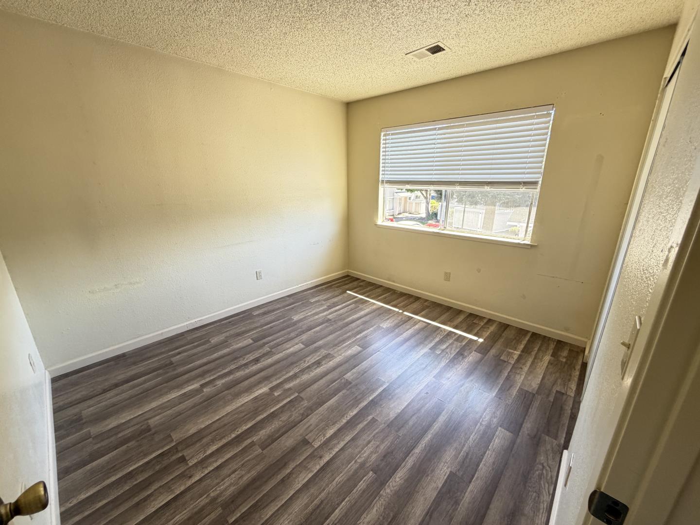 Detail Gallery Image 17 of 18 For 1791 Cherokee Dr #4,  Salinas,  CA 93906 - 3 Beds | 1/1 Baths