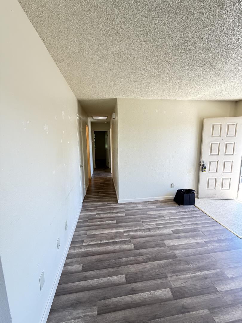 Detail Gallery Image 7 of 18 For 1791 Cherokee Dr #4,  Salinas,  CA 93906 - 3 Beds | 1/1 Baths