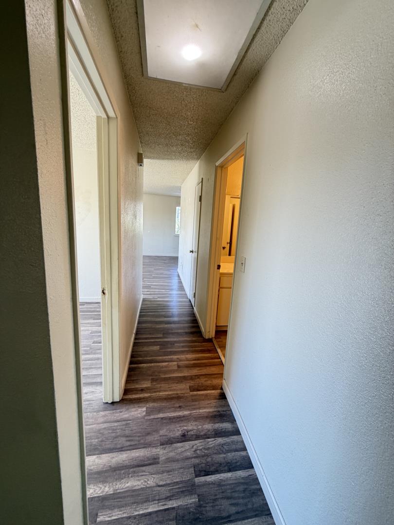 Detail Gallery Image 8 of 18 For 1791 Cherokee Dr #4,  Salinas,  CA 93906 - 3 Beds | 1/1 Baths