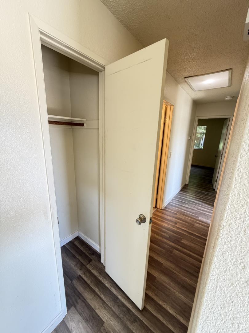 Detail Gallery Image 9 of 18 For 1791 Cherokee Dr #4,  Salinas,  CA 93906 - 3 Beds | 1/1 Baths
