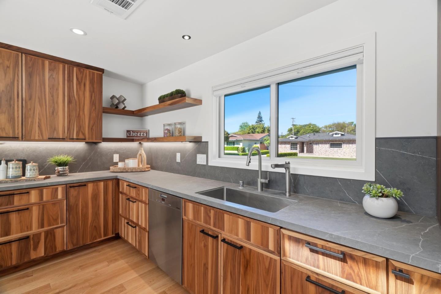 Detail Gallery Image 16 of 31 For 5044 Lassen Ave, San Jose,  CA 95129 - 4 Beds | 2 Baths