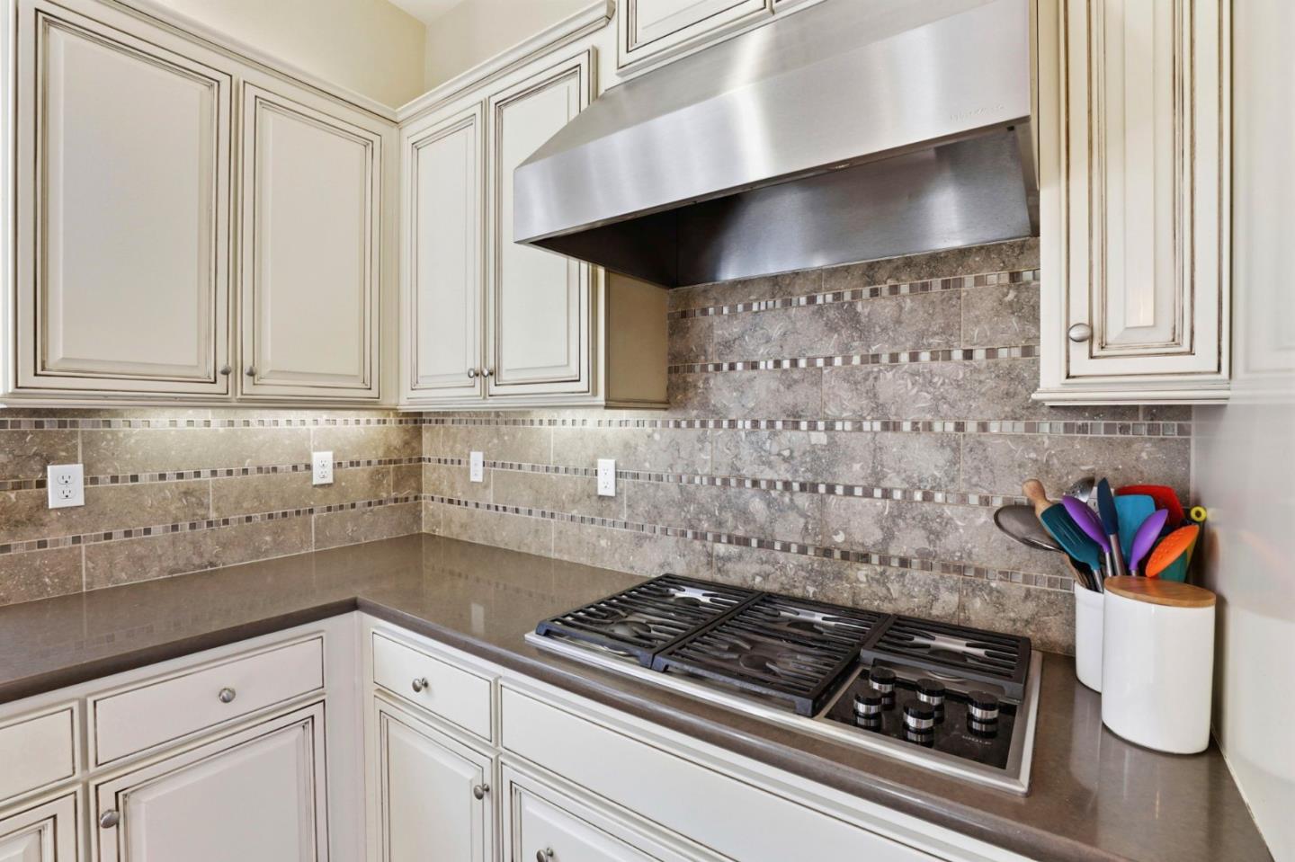 Detail Gallery Image 12 of 35 For 15120 La Alameda Dr, Morgan Hill,  CA 95037 - 3 Beds | 3/1 Baths