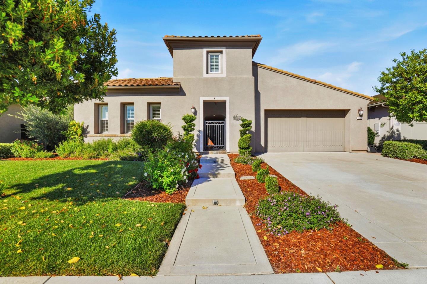 Detail Gallery Image 2 of 35 For 15120 La Alameda Dr, Morgan Hill,  CA 95037 - 3 Beds | 3/1 Baths