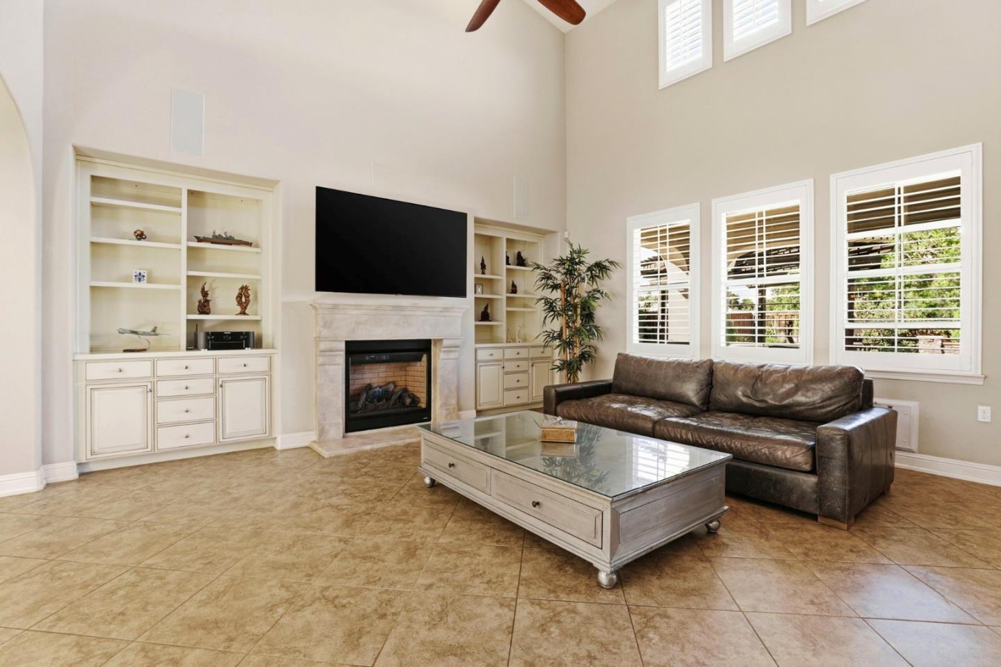 Detail Gallery Image 7 of 35 For 15120 La Alameda Dr, Morgan Hill,  CA 95037 - 3 Beds | 3/1 Baths