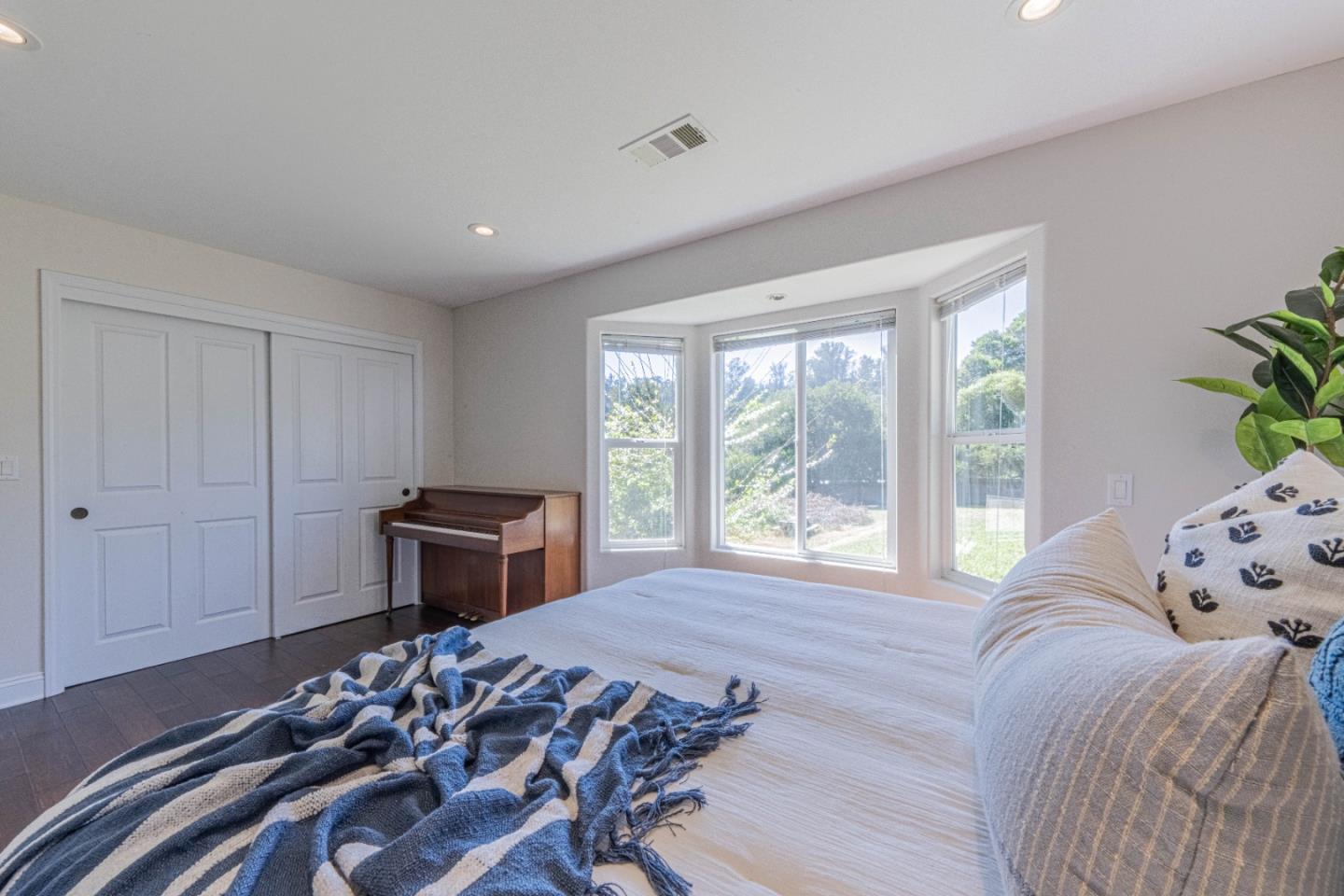 Detail Gallery Image 16 of 38 For 9585 Prunedale South Rd, Salinas,  CA 93907 - 3 Beds | 2 Baths