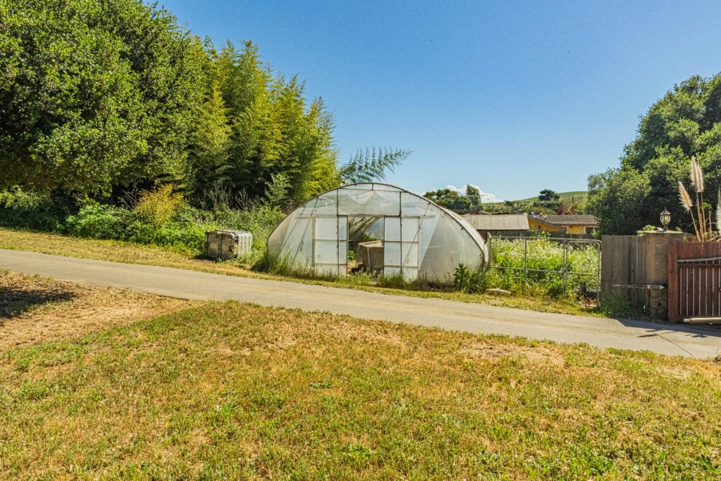 Detail Gallery Image 35 of 38 For 9585 Prunedale South Rd, Salinas,  CA 93907 - 3 Beds | 2 Baths