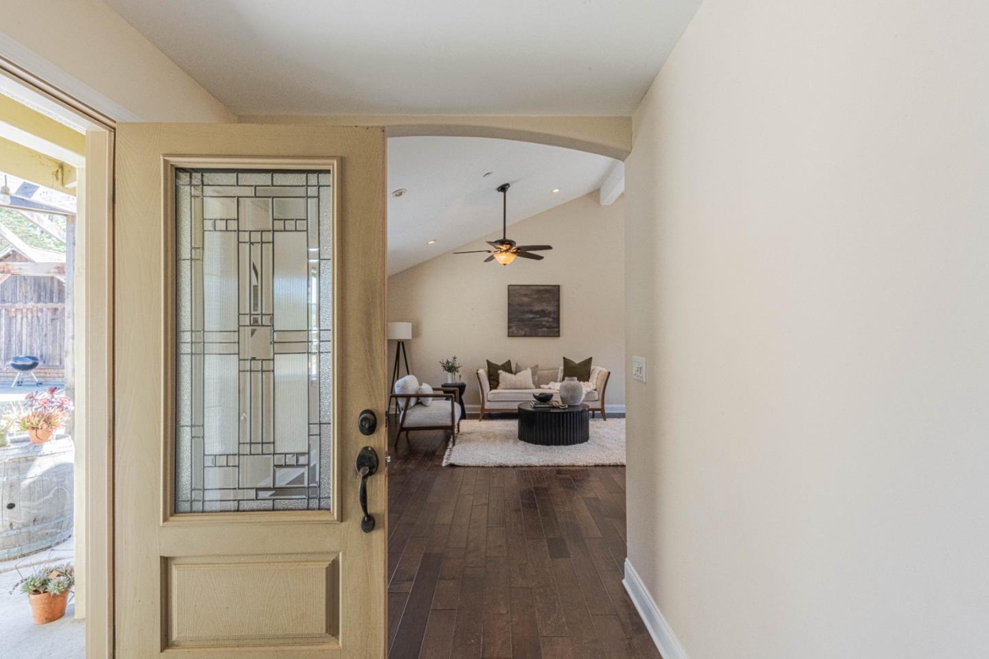 Detail Gallery Image 5 of 38 For 9585 Prunedale South Rd, Salinas,  CA 93907 - 3 Beds | 2 Baths