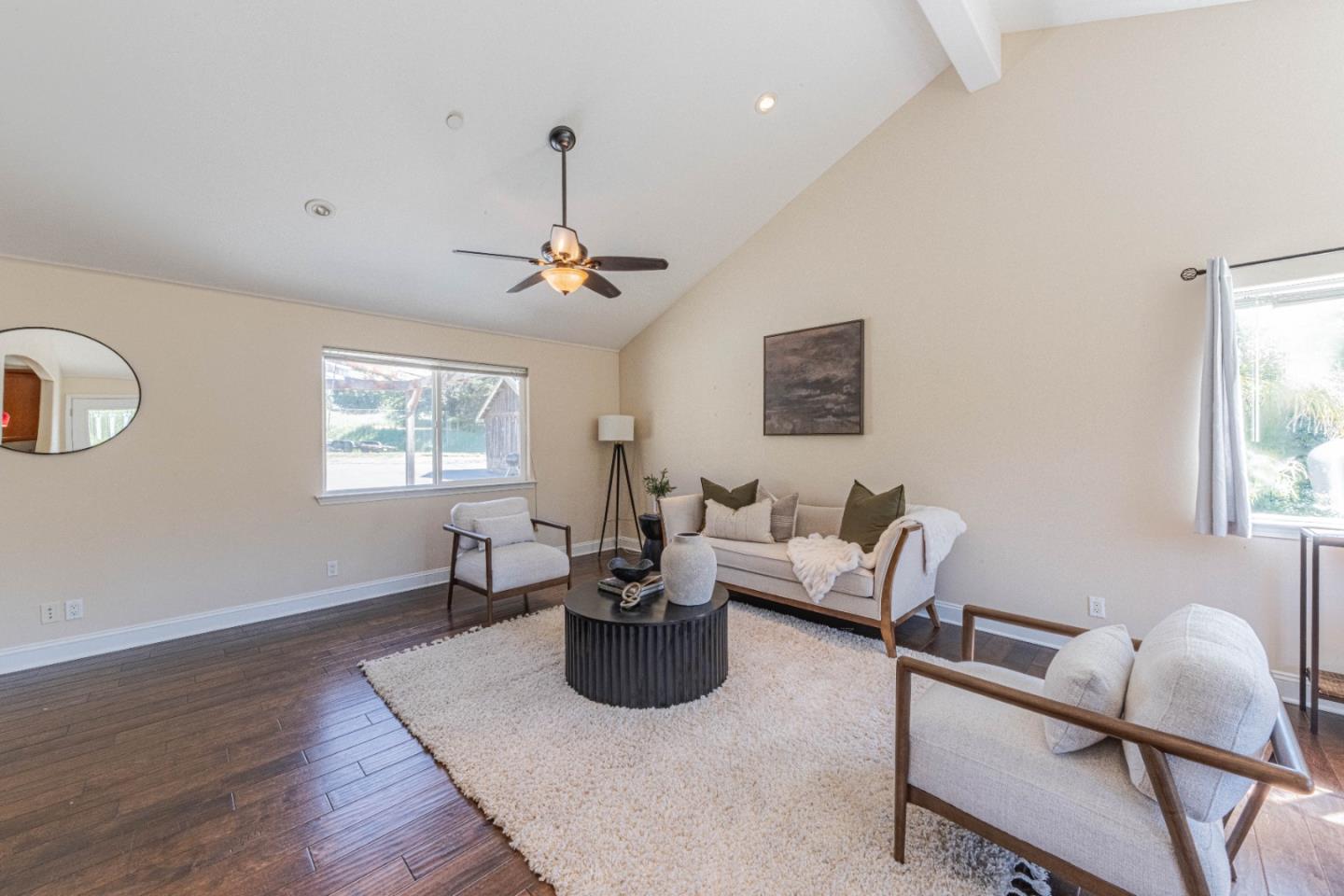 Detail Gallery Image 6 of 38 For 9585 Prunedale South Rd, Salinas,  CA 93907 - 3 Beds | 2 Baths