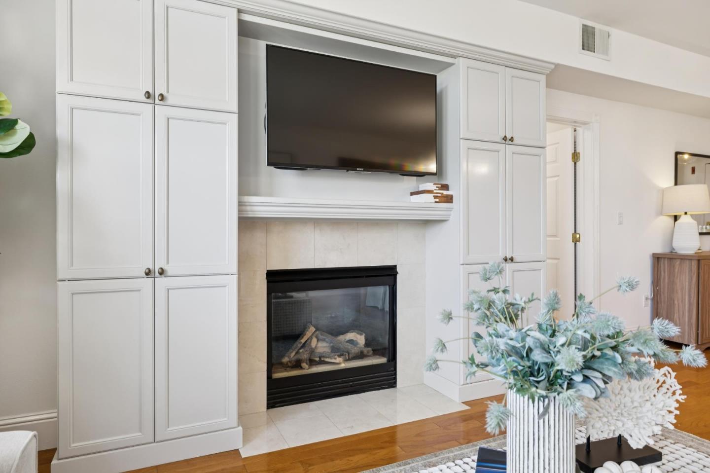 Detail Gallery Image 13 of 32 For 530 El Camino Real #306,  Burlingame,  CA 94010 - 1 Beds | 1 Baths