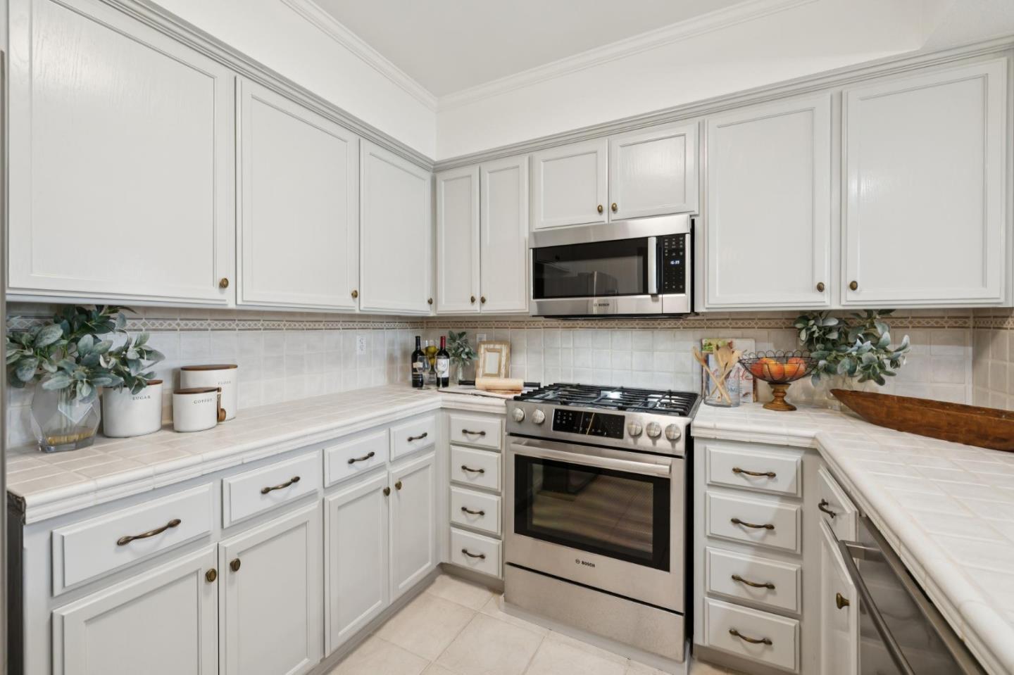 Detail Gallery Image 15 of 32 For 530 El Camino Real #306,  Burlingame,  CA 94010 - 1 Beds | 1 Baths