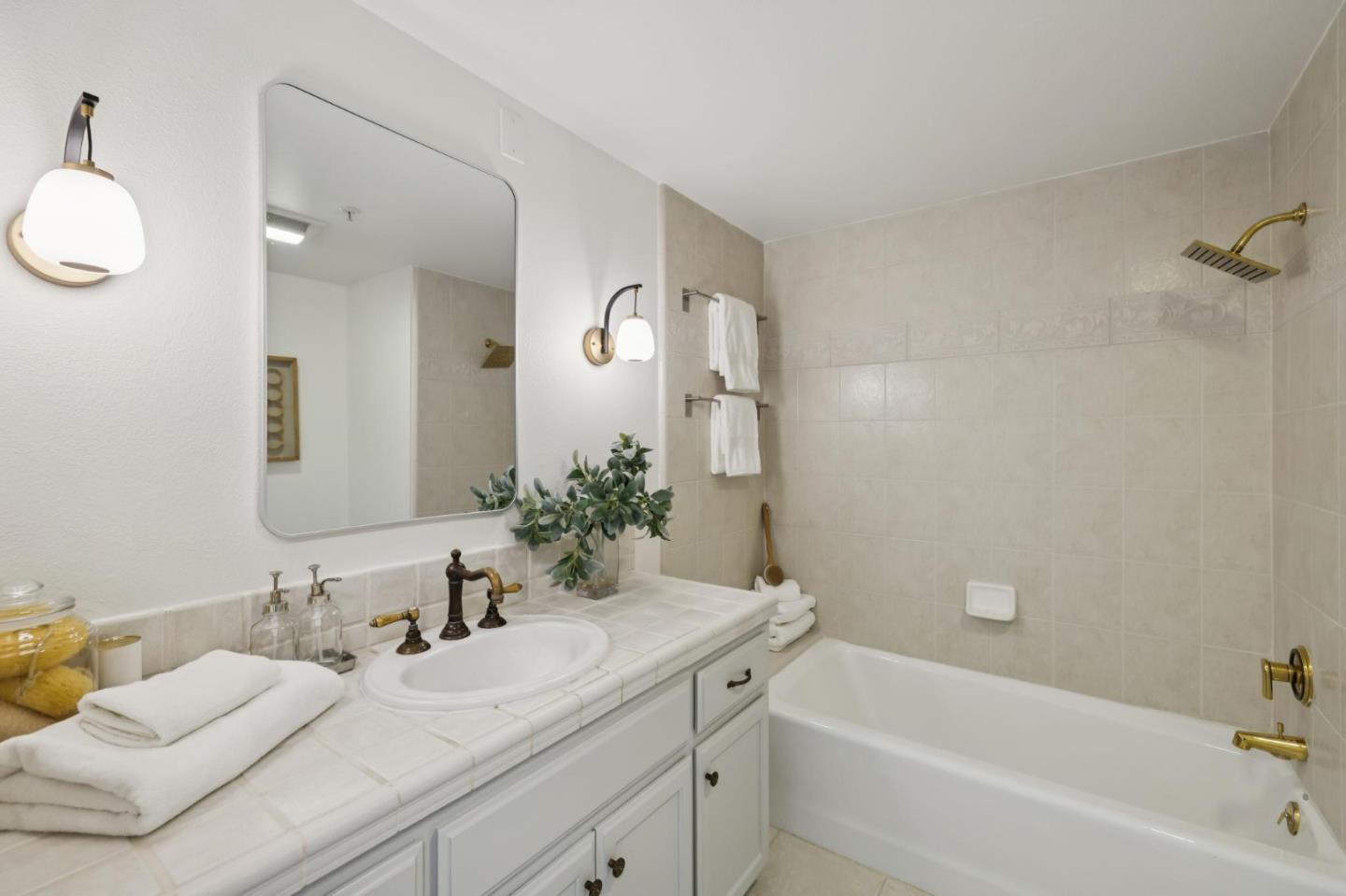 Detail Gallery Image 20 of 32 For 530 El Camino Real #306,  Burlingame,  CA 94010 - 1 Beds | 1 Baths