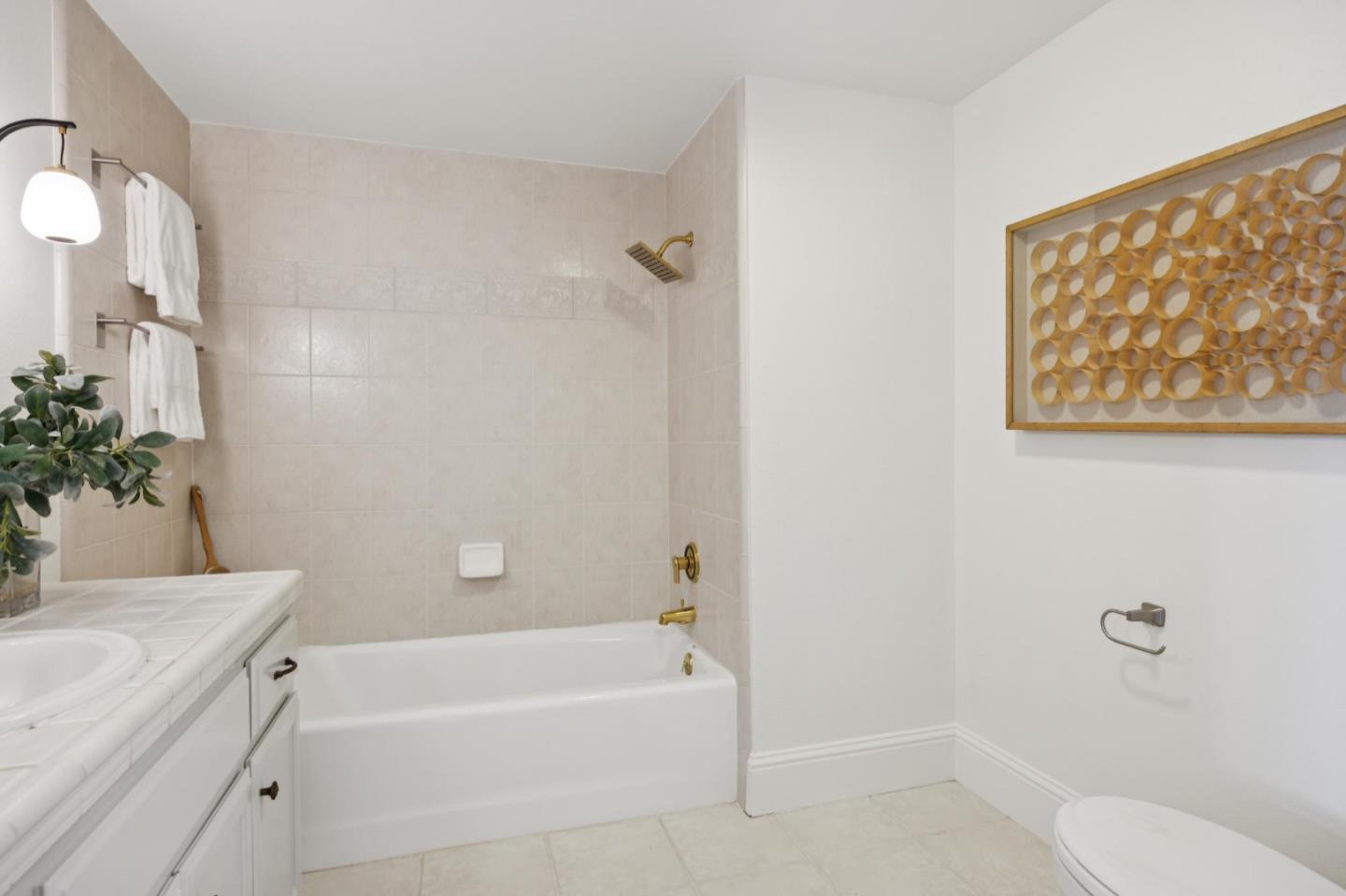 Detail Gallery Image 21 of 32 For 530 El Camino Real #306,  Burlingame,  CA 94010 - 1 Beds | 1 Baths