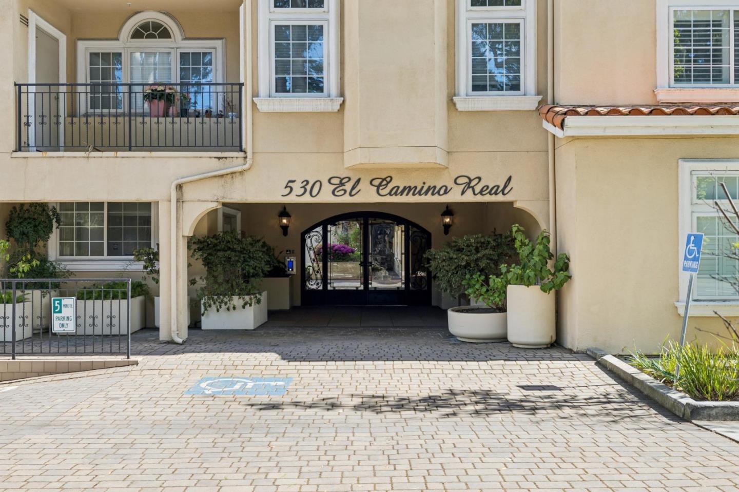 Detail Gallery Image 4 of 32 For 530 El Camino Real #306,  Burlingame,  CA 94010 - 1 Beds | 1 Baths