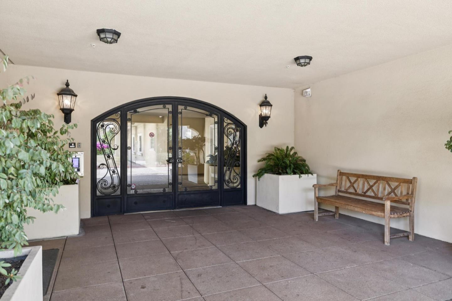 Detail Gallery Image 5 of 32 For 530 El Camino Real #306,  Burlingame,  CA 94010 - 1 Beds | 1 Baths