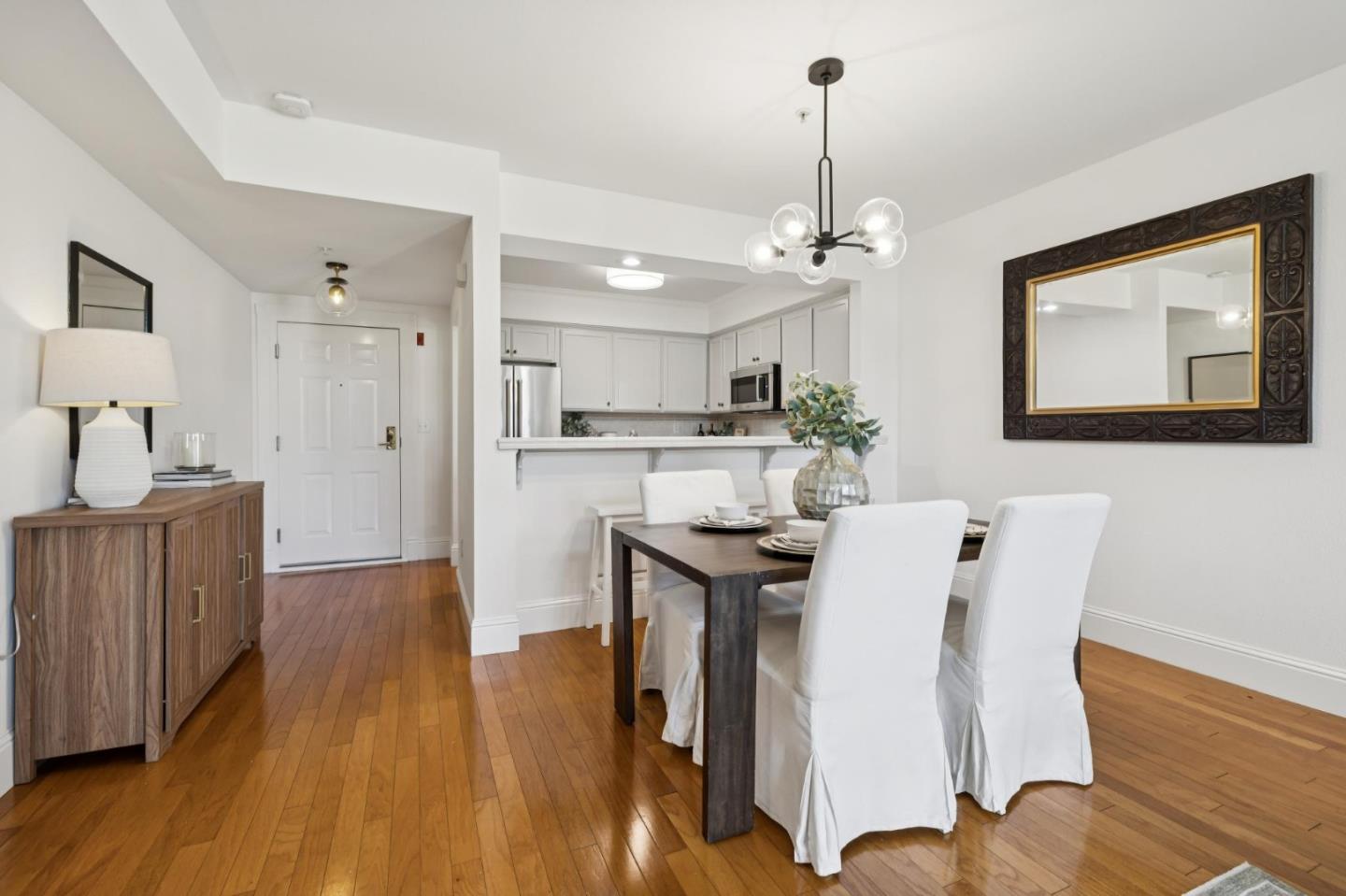 Detail Gallery Image 9 of 32 For 530 El Camino Real #306,  Burlingame,  CA 94010 - 1 Beds | 1 Baths