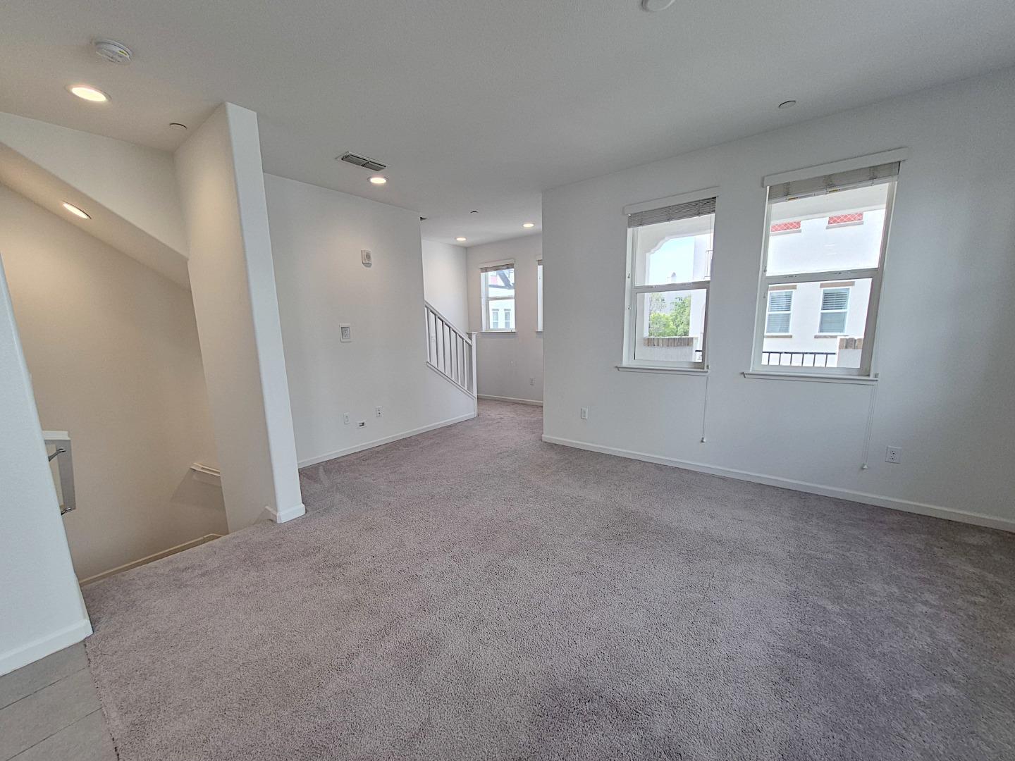 Detail Gallery Image 10 of 34 For 2736 Cannara Ln #7,  San Jose,  CA 95111 - 3 Beds | 3/1 Baths