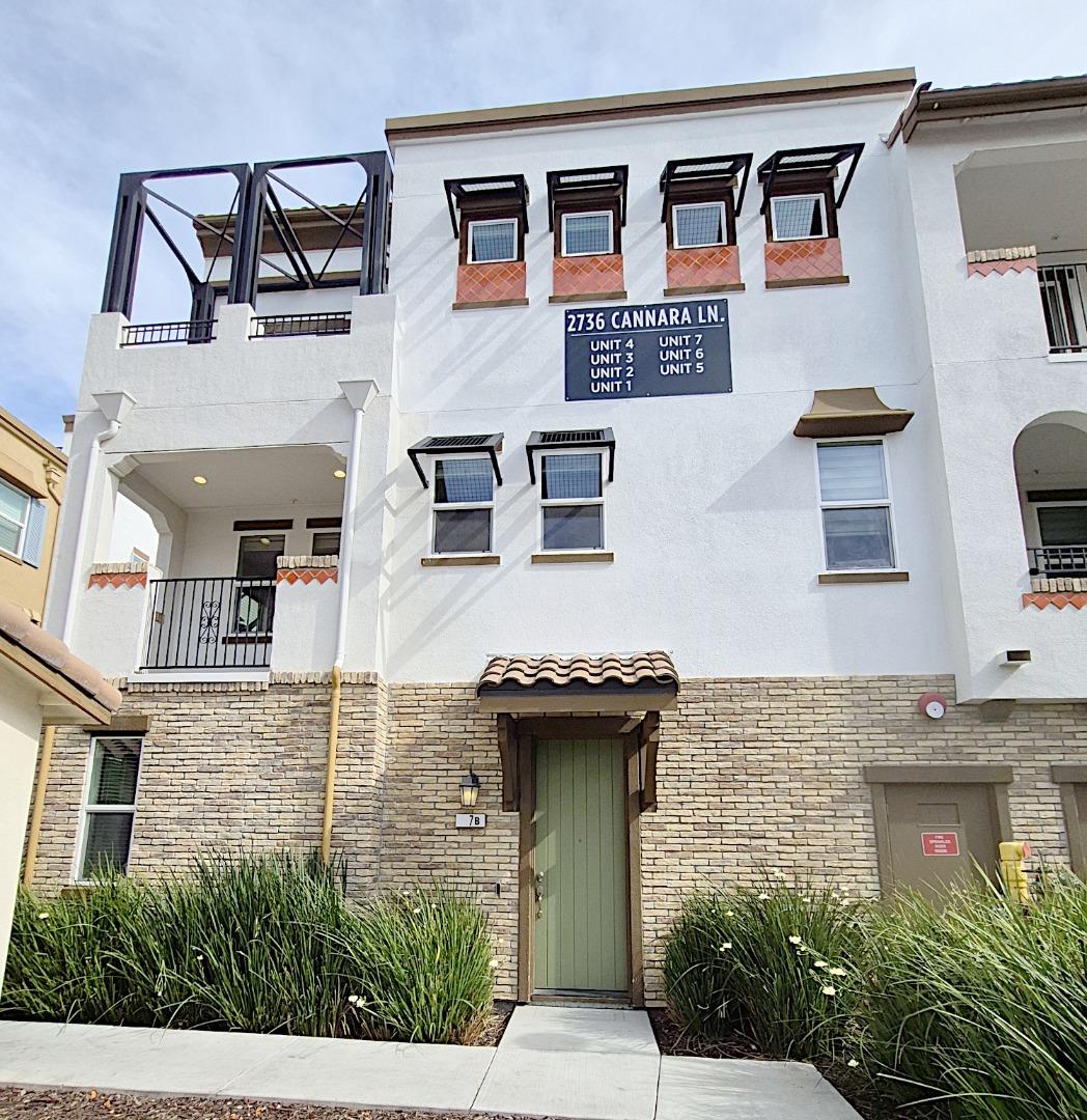 Detail Gallery Image 2 of 34 For 2736 Cannara Ln #7,  San Jose,  CA 95111 - 3 Beds | 3/1 Baths