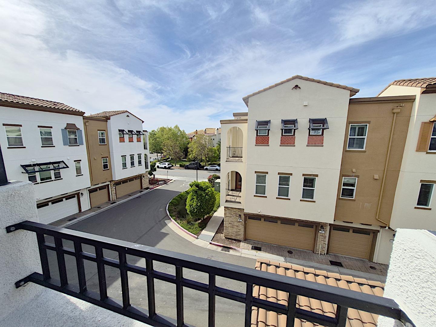 Detail Gallery Image 22 of 34 For 2736 Cannara Ln #7,  San Jose,  CA 95111 - 3 Beds | 3/1 Baths