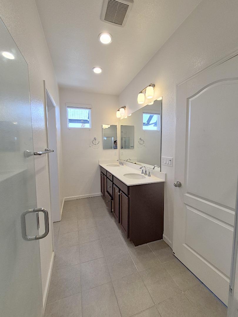 Detail Gallery Image 25 of 34 For 2736 Cannara Ln #7,  San Jose,  CA 95111 - 3 Beds | 3/1 Baths