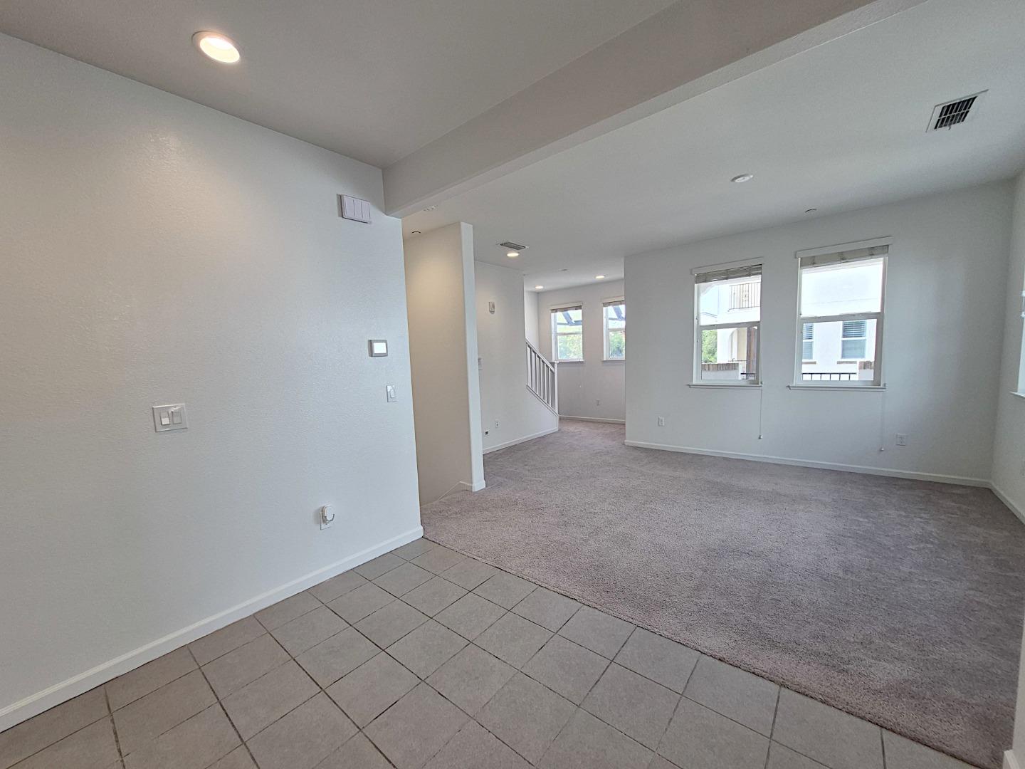 Detail Gallery Image 9 of 34 For 2736 Cannara Ln #7,  San Jose,  CA 95111 - 3 Beds | 3/1 Baths