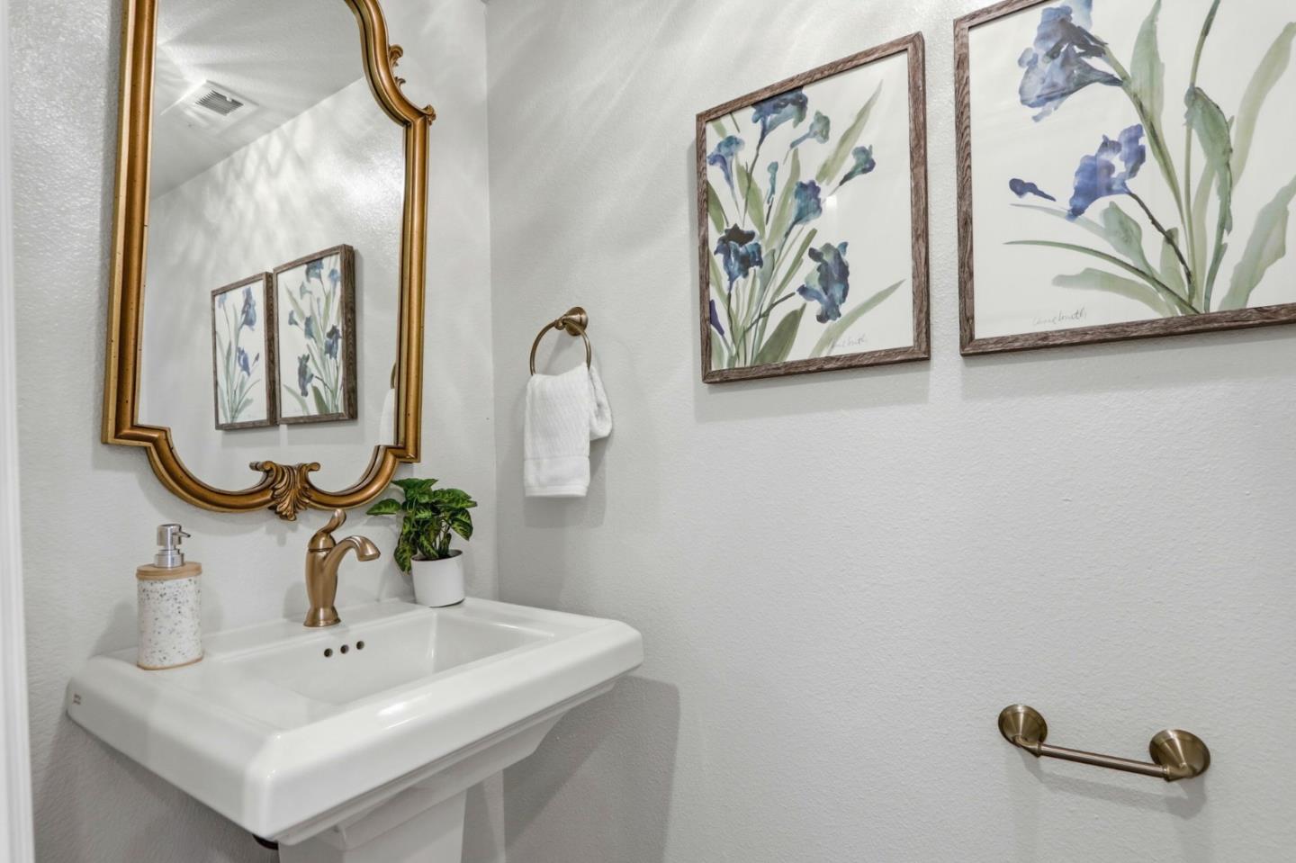 Detail Gallery Image 19 of 46 For 6384 Firefly Dr, San Jose,  CA 95120 - 4 Beds | 2/1 Baths