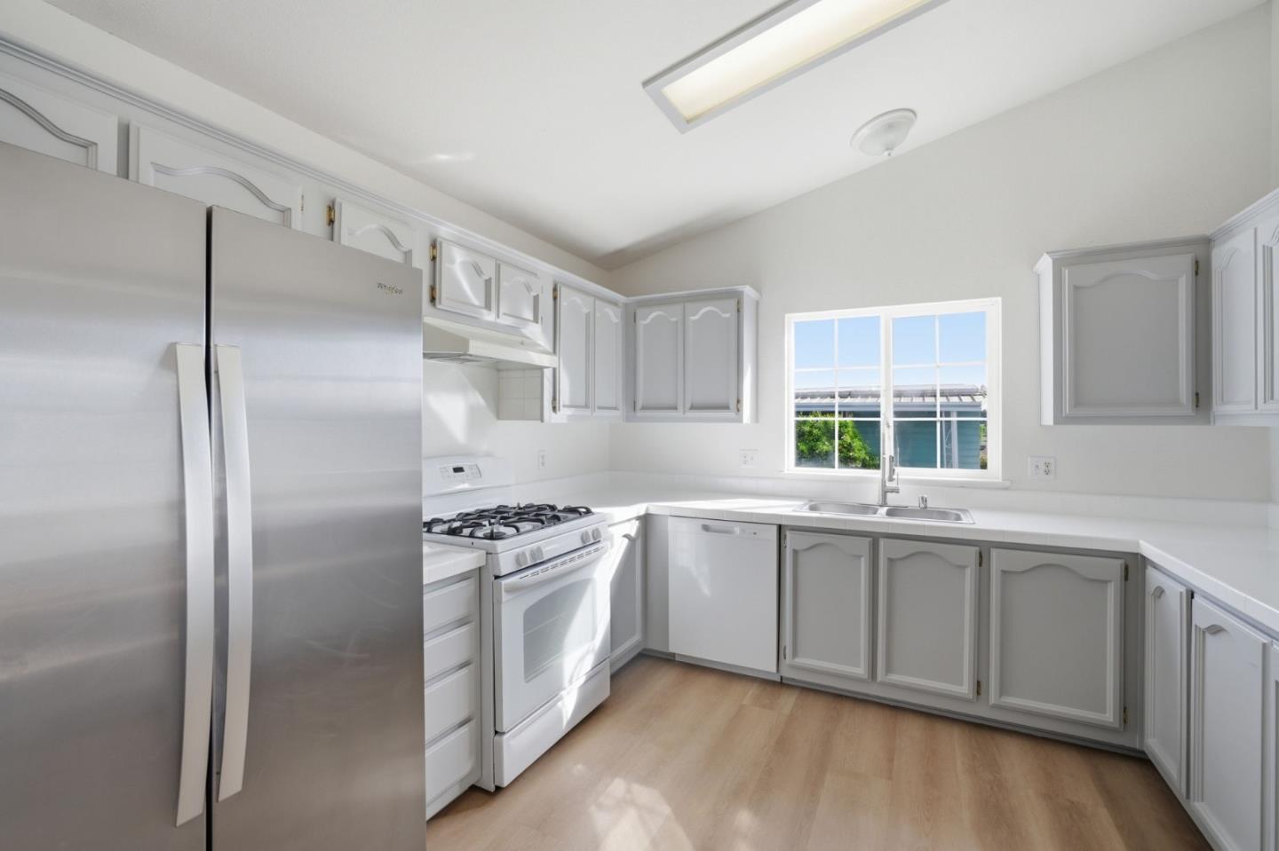 Detail Gallery Image 13 of 37 For 3300 Narveaz Ave #3,  San Jose,  CA 95136 - 2 Beds | 2 Baths