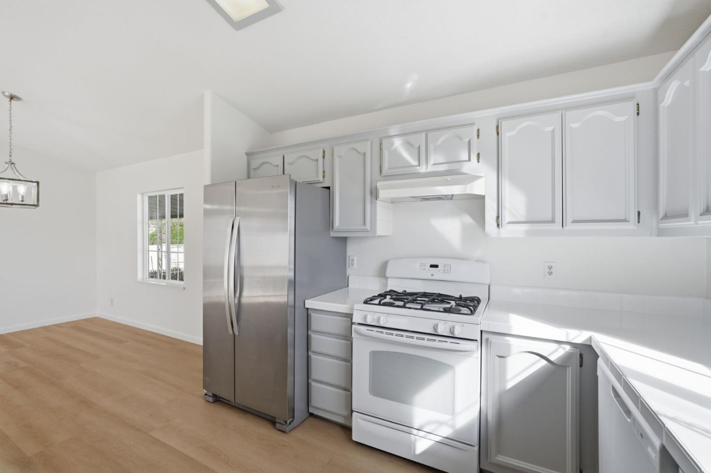 Detail Gallery Image 18 of 37 For 3300 Narveaz Ave #3,  San Jose,  CA 95136 - 2 Beds | 2 Baths