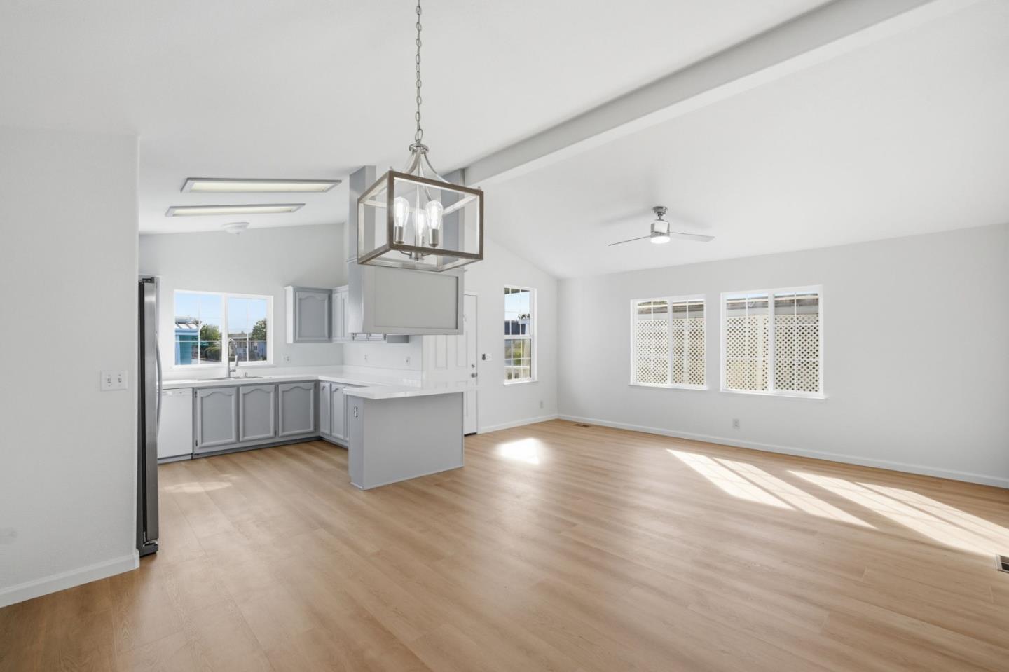 Detail Gallery Image 6 of 37 For 3300 Narveaz Ave #3,  San Jose,  CA 95136 - 2 Beds | 2 Baths