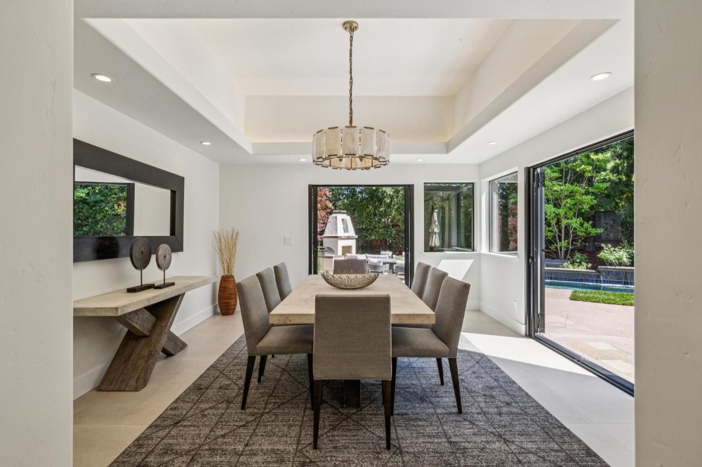 Detail Gallery Image 13 of 52 For 140 Dean Rd, Woodside,  CA 94062 - 6 Beds | 4/1 Baths