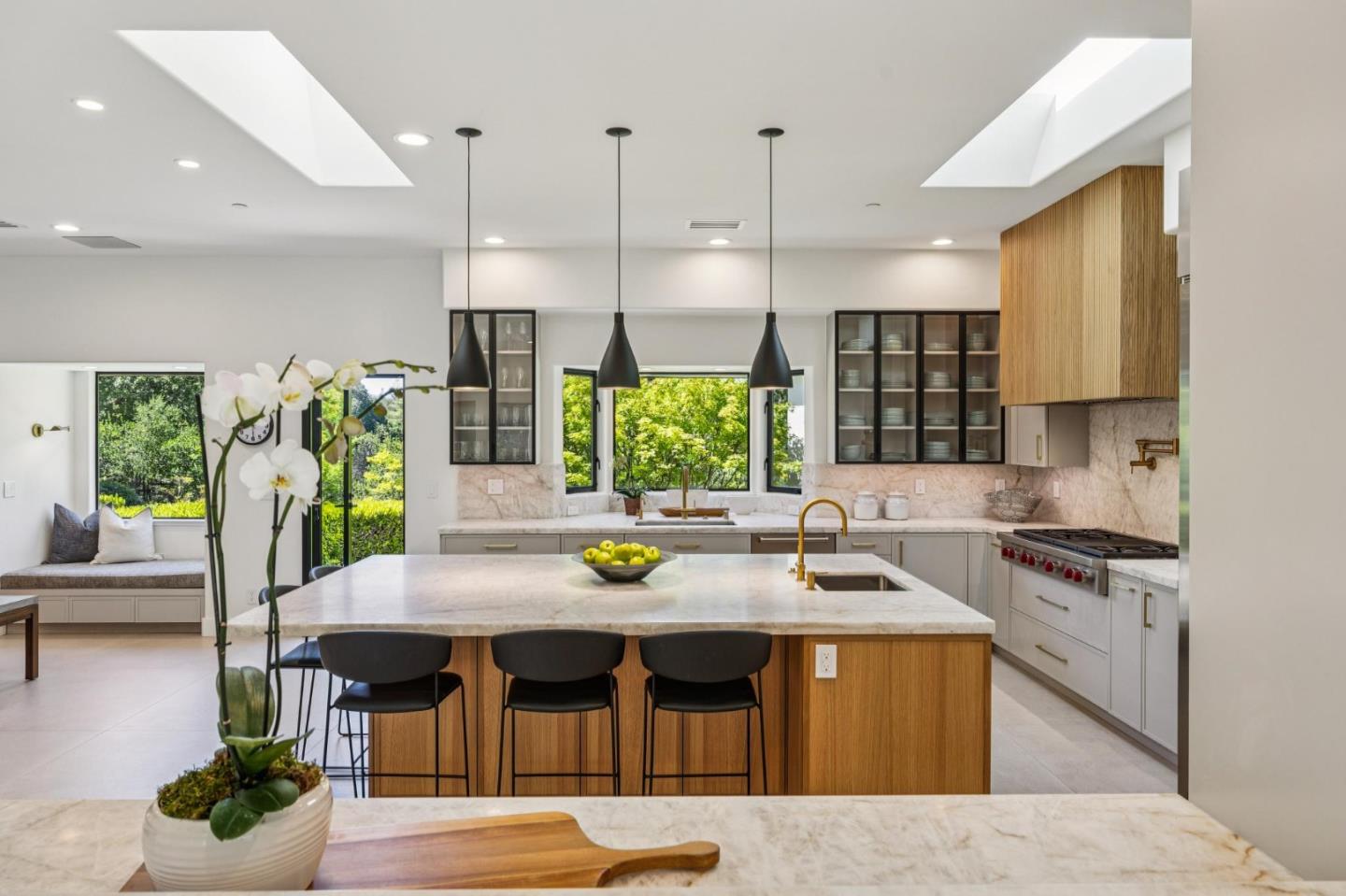 Detail Gallery Image 15 of 52 For 140 Dean Rd, Woodside,  CA 94062 - 6 Beds | 4/1 Baths