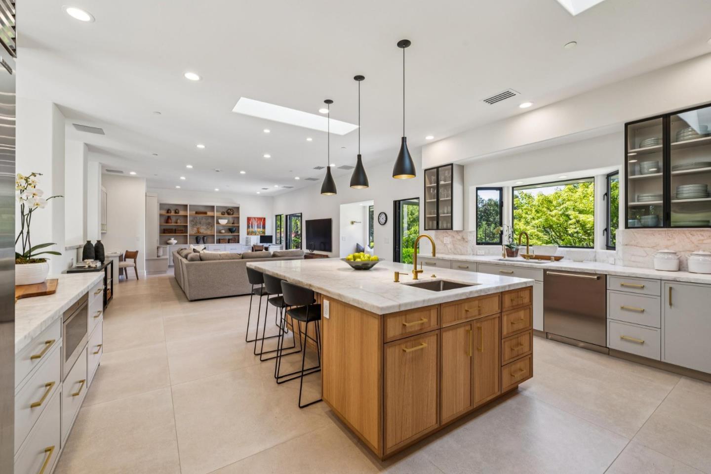 Detail Gallery Image 17 of 52 For 140 Dean Rd, Woodside,  CA 94062 - 6 Beds | 4/1 Baths