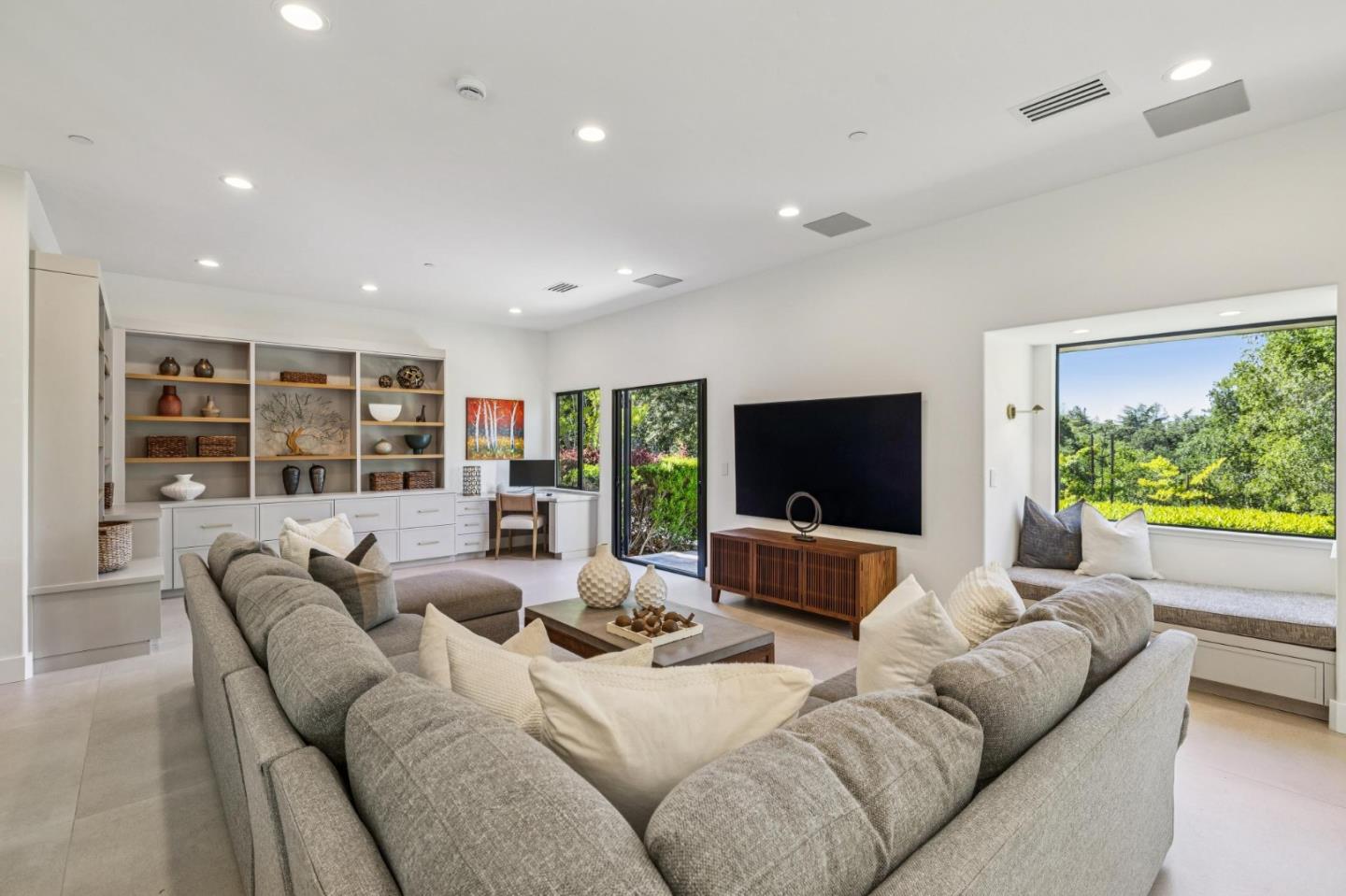 Detail Gallery Image 18 of 52 For 140 Dean Rd, Woodside,  CA 94062 - 6 Beds | 4/1 Baths