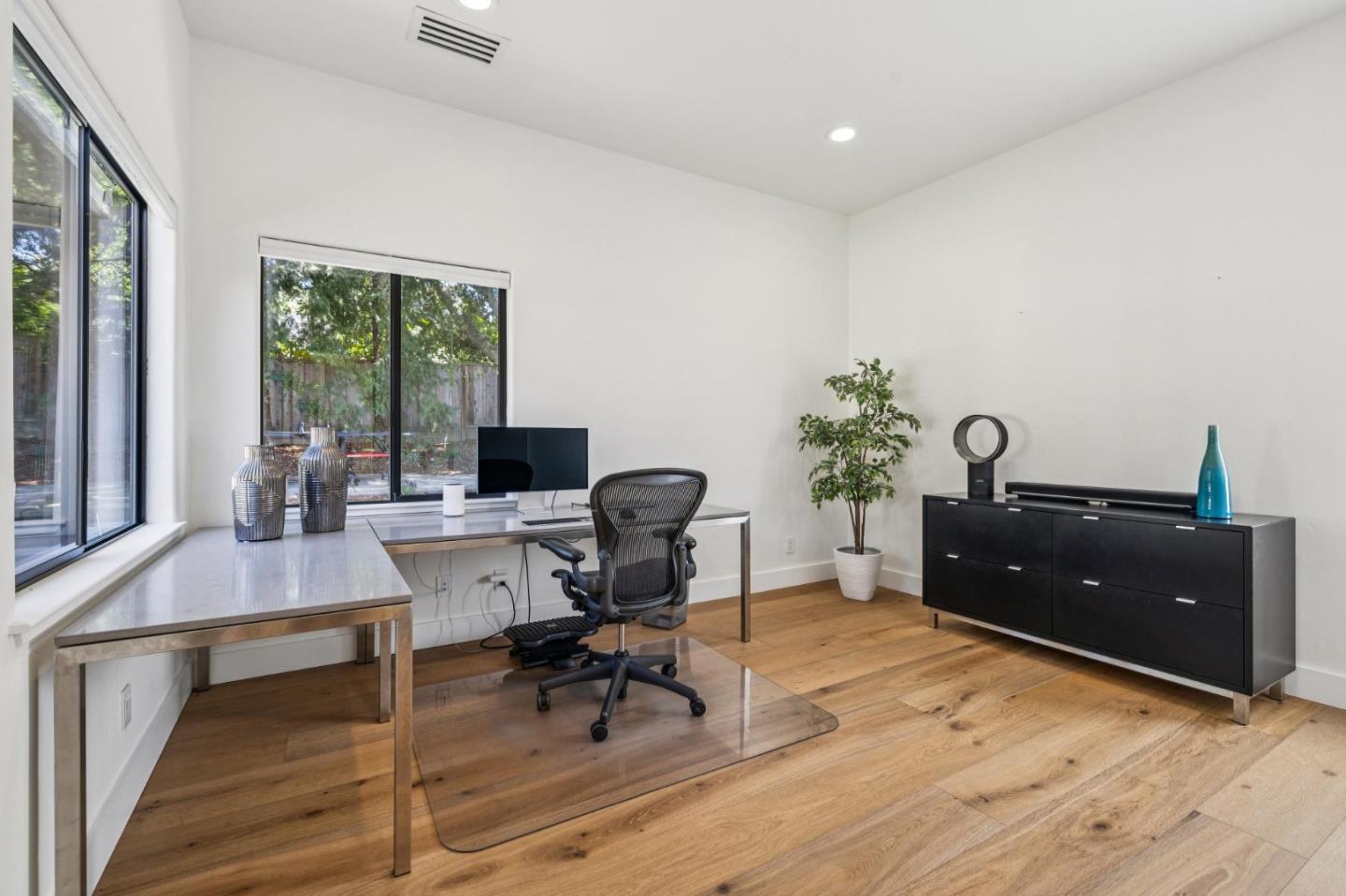 Detail Gallery Image 20 of 52 For 140 Dean Rd, Woodside,  CA 94062 - 6 Beds | 4/1 Baths