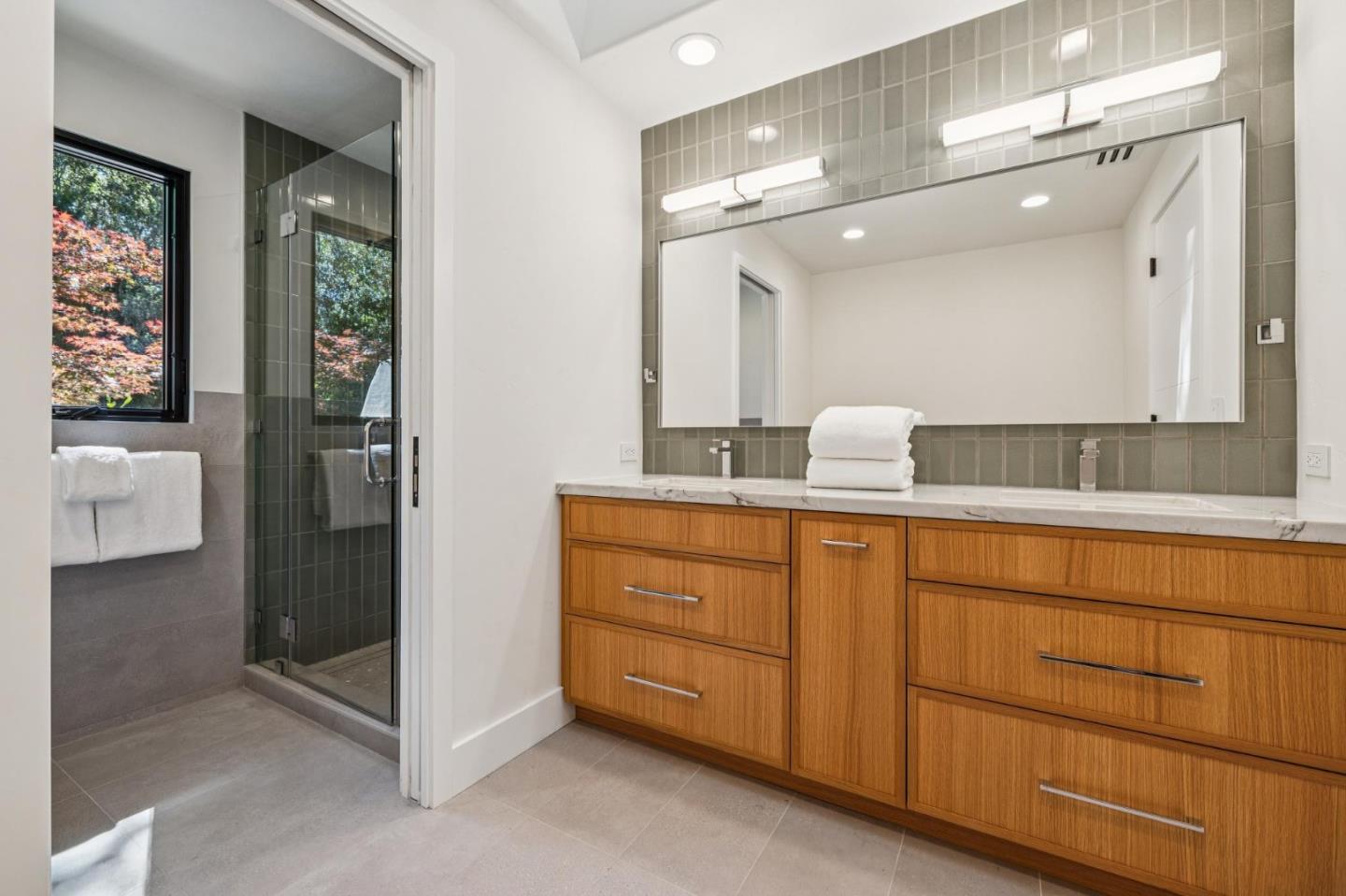 Detail Gallery Image 29 of 52 For 140 Dean Rd, Woodside,  CA 94062 - 6 Beds | 4/1 Baths