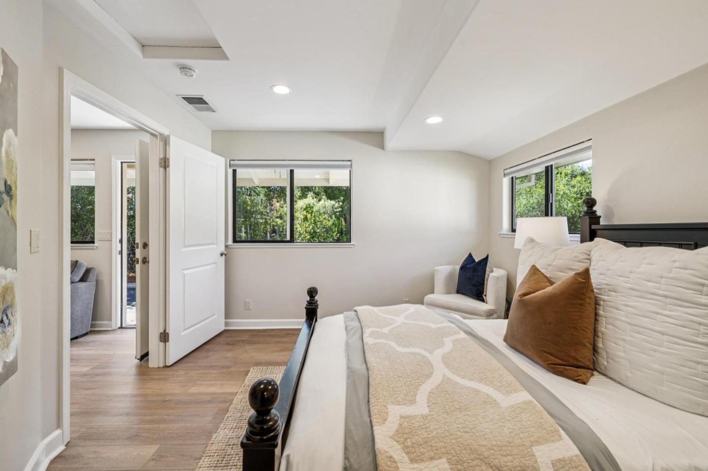 Detail Gallery Image 35 of 52 For 140 Dean Rd, Woodside,  CA 94062 - 6 Beds | 4/1 Baths