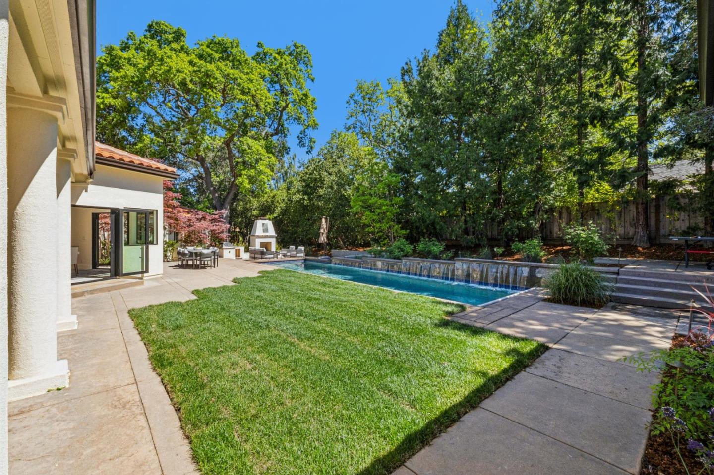 Detail Gallery Image 38 of 52 For 140 Dean Rd, Woodside,  CA 94062 - 6 Beds | 4/1 Baths