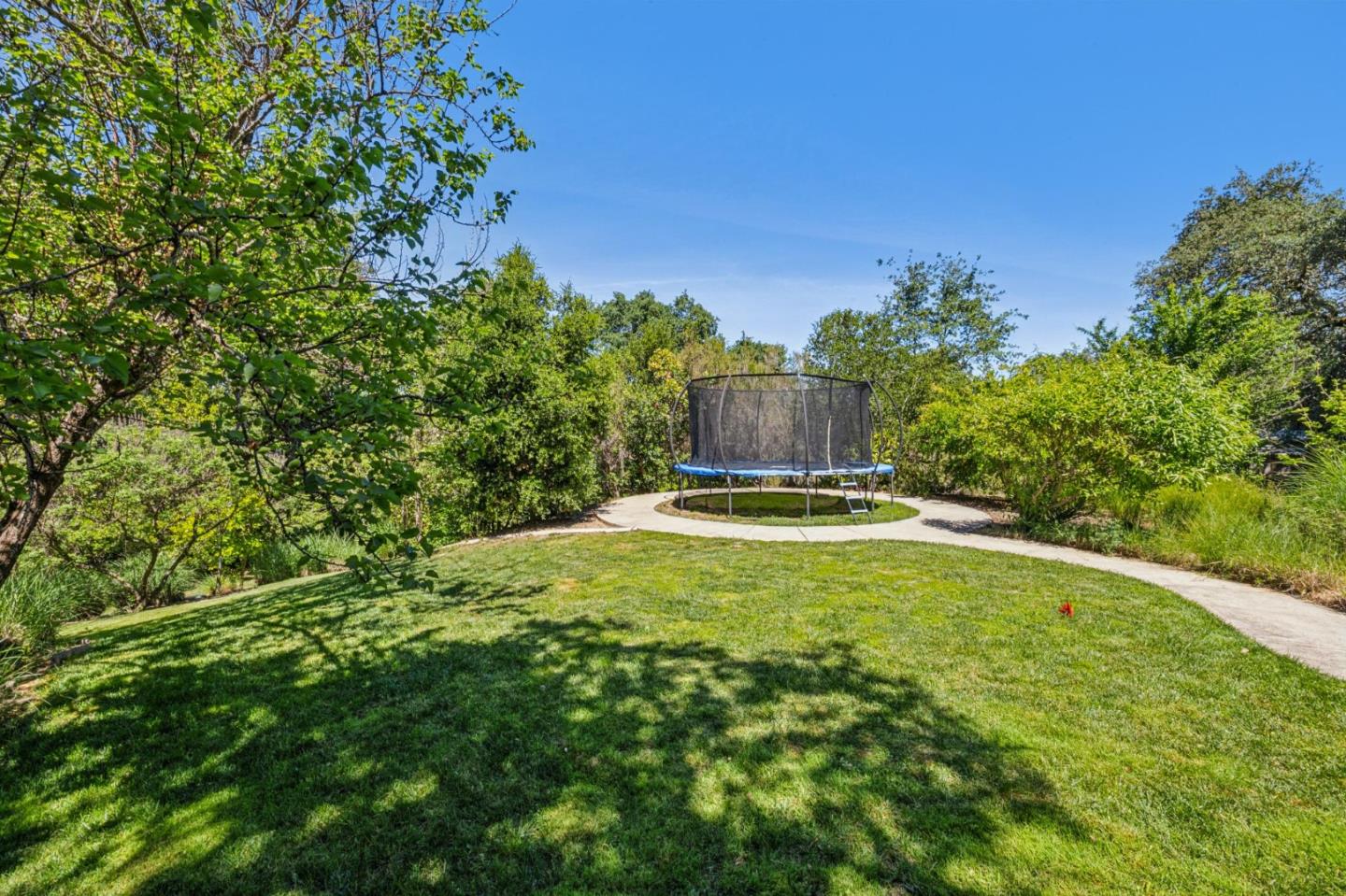 Detail Gallery Image 46 of 52 For 140 Dean Rd, Woodside,  CA 94062 - 6 Beds | 4/1 Baths