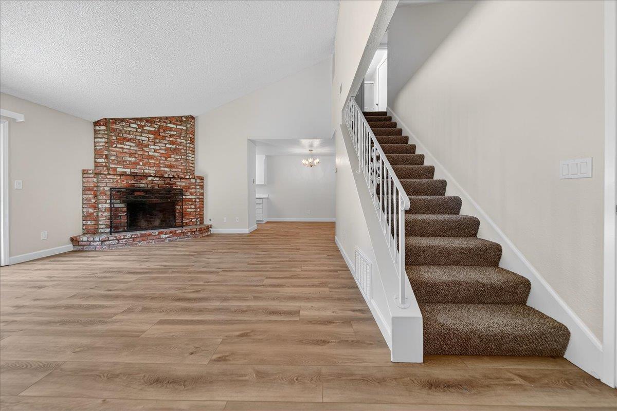 Detail Gallery Image 3 of 20 For 1605 Cherokee Dr, Salinas,  CA 93906 - 3 Beds | 2 Baths