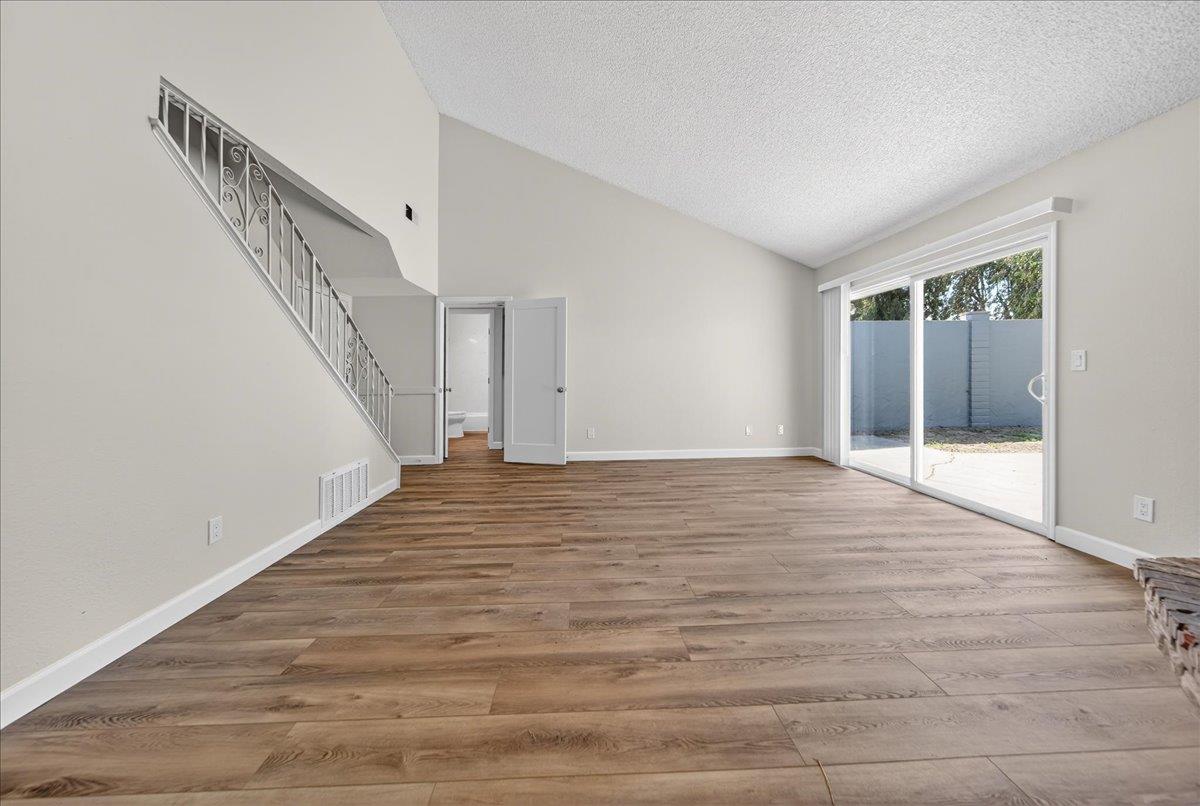 Detail Gallery Image 4 of 20 For 1605 Cherokee Dr, Salinas,  CA 93906 - 3 Beds | 2 Baths